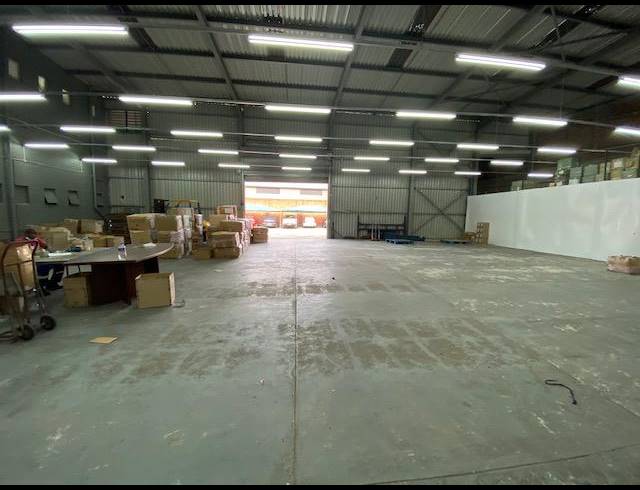 500M² WAREHOUSE TO LET IN BRIARDENE